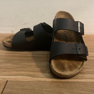 Kids, Arizona Birkenstocks size 33 US 2–2.5